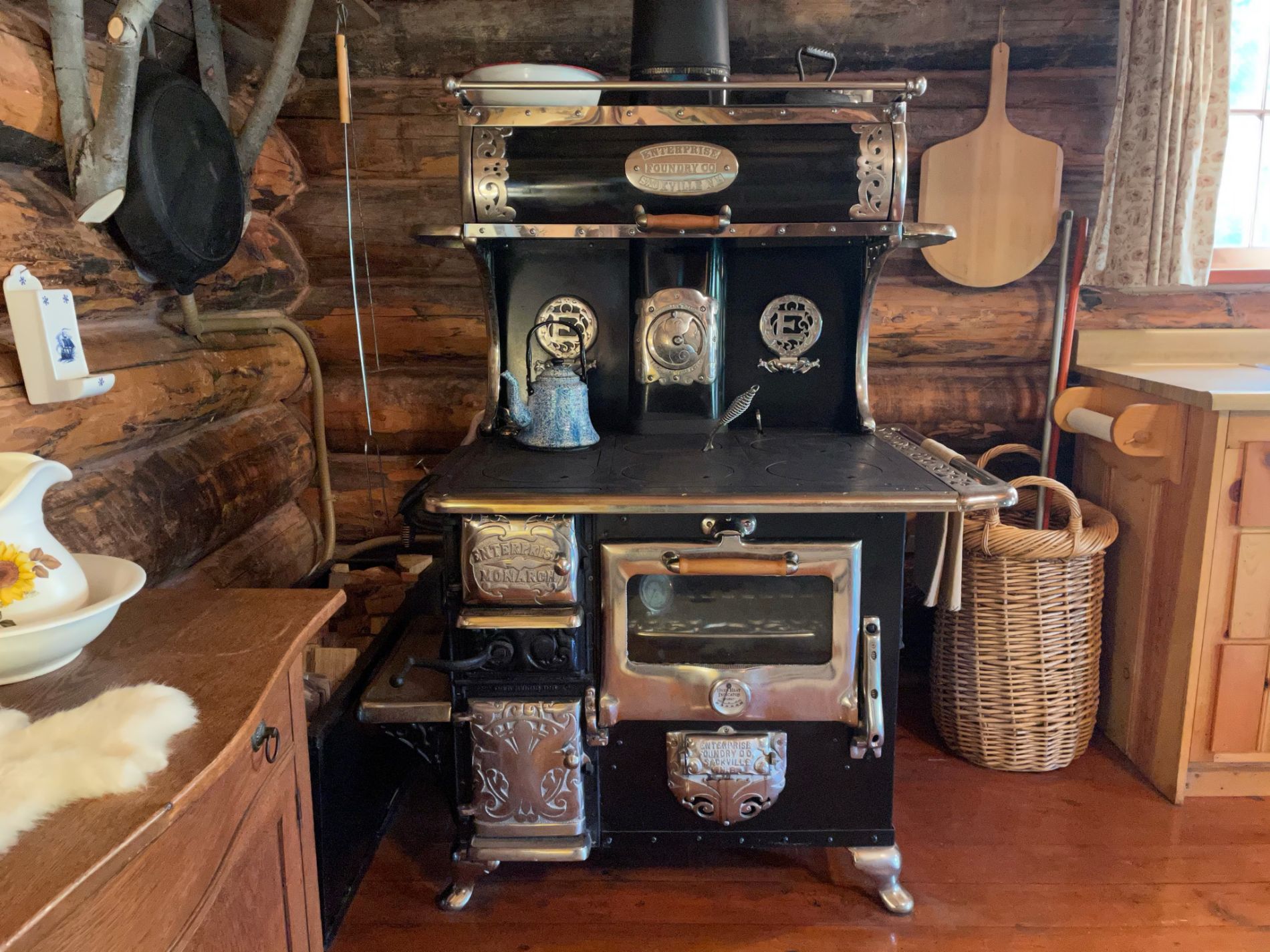 Wood cookstove